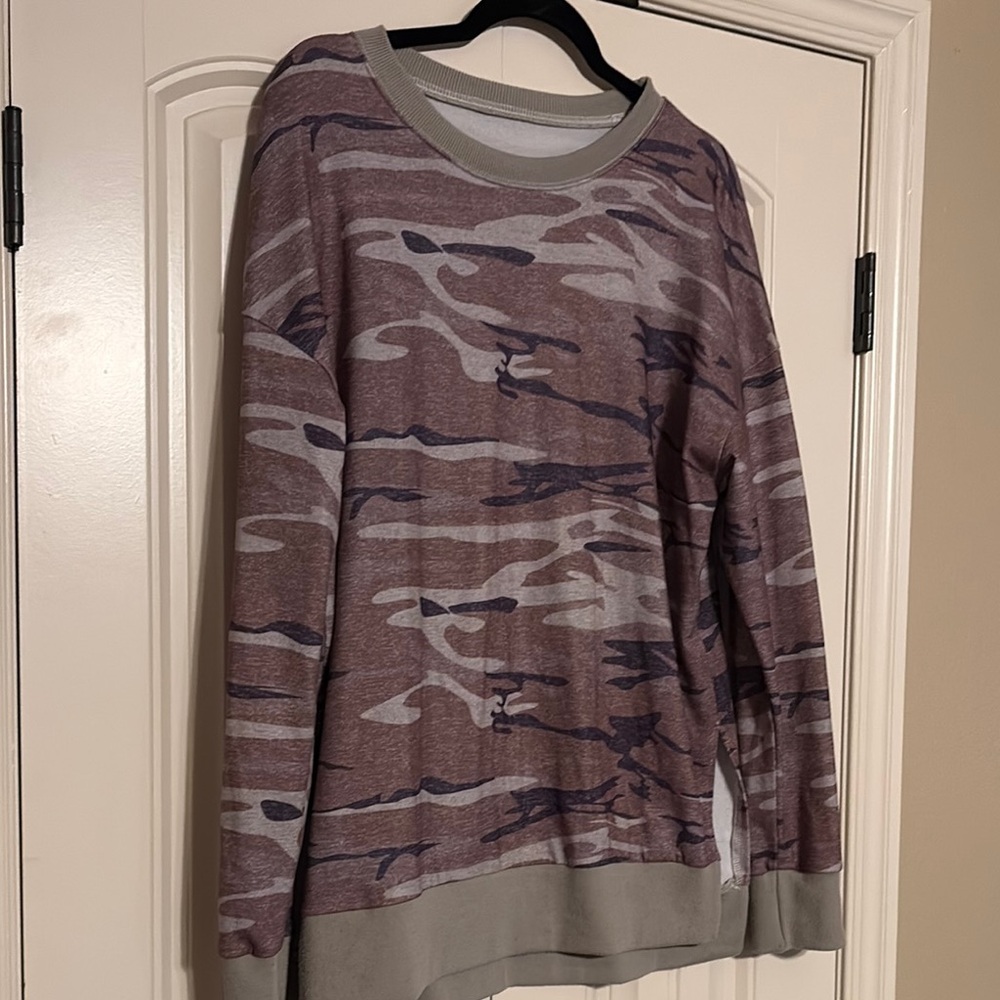 Camouflage Patterned women's Sweatshirt